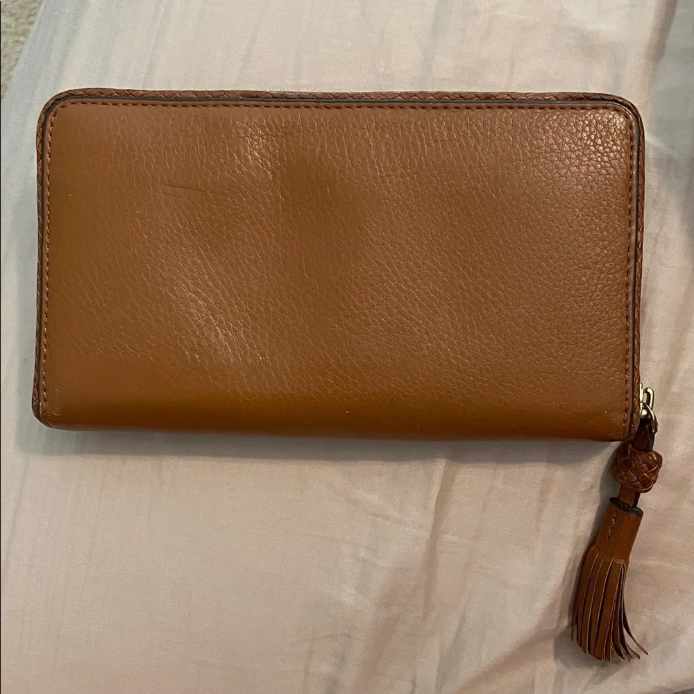 Tory Burch zip around wallet - Picture 2 of 3